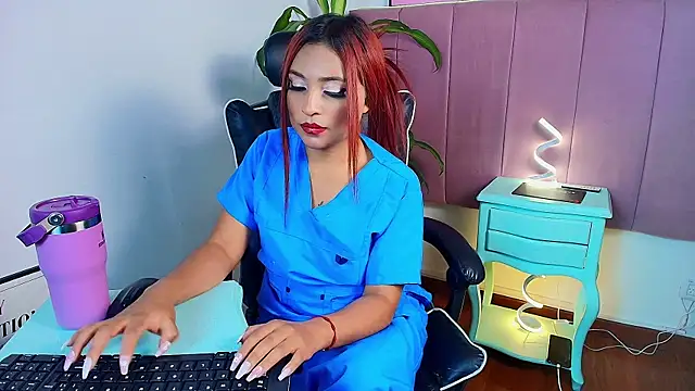 Naiaa Cruz online show from 02.28.26