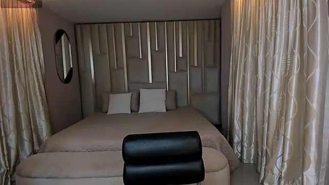 LeahNovac online show from 10.23.25