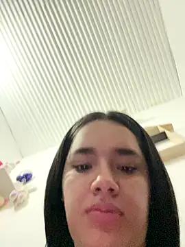 Snapshot of Luciaparker03 chatting on 10.27.25 Luciaparker03 online show from 10.27.25