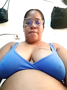 Snapshot of Big_ass_submissive chatting on 05.06.26 Big ass submissive online show from 05.06.26