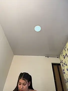 Snapshot of evelyn_1702 chatting on 02.18.26 evelyn 1702 online show from 02.18.26