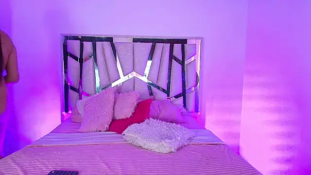 Snapshot of melody__stone chatting on 11.24.25 melody stone online show from 11.24.25