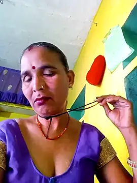 Snapshot of Monika_thakurr chatting on 09.18.25 Monika thakurr online show from 09.18.25