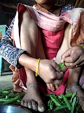 Snapshot of Monika_thakurr chatting on 02.15.26 Monika thakurr online show from 02.15.26