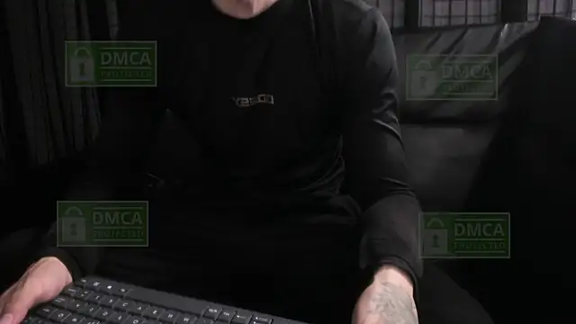 Snapshot of Mr_Klein_69 chatting on 11.21.25 Mr Klein 69 online show from 11.21.25