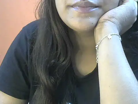 Snapshot of Queenxxx98 chatting on 11.28.25 Queenxxx98 online show from 11.28.25