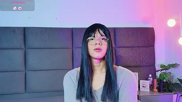 Snapshot of Slenna_Moon chatting on 01.06.26 Slenna Moon online show from 01.06.26