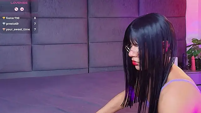 Snapshot of Slenna_Moon chatting on 01.11.26 Slenna Moon online show from 01.11.26