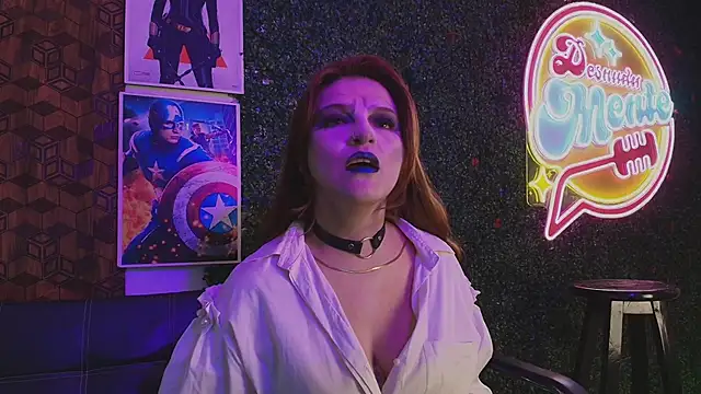 Snapshot of Skylar__Desire chatting on 10.07.25 Skylar Desire online show from 10.07.25