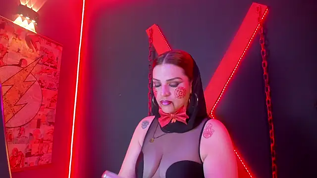 Snapshot of Skylar__Desire chatting on 10.21.25 Skylar Desire online show from 10.21.25