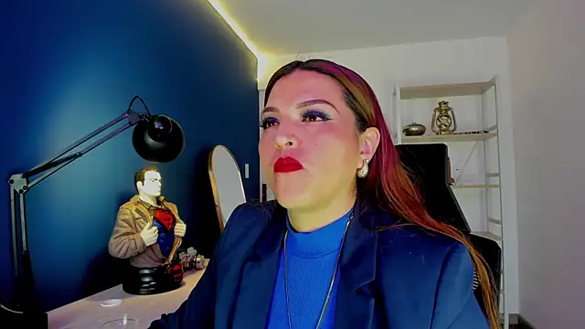 Snapshot of Skylar__Desire chatting on 11.28.25 Skylar Desire online show from 11.28.25