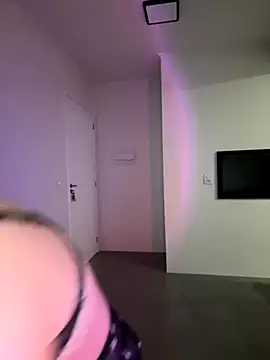 Snapshot of dinexzsummer chatting on 10.26.25 dinexzsummer online show from 10.26.25