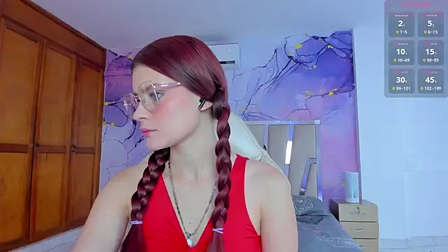 EvaKalifa online show from 09.10.25