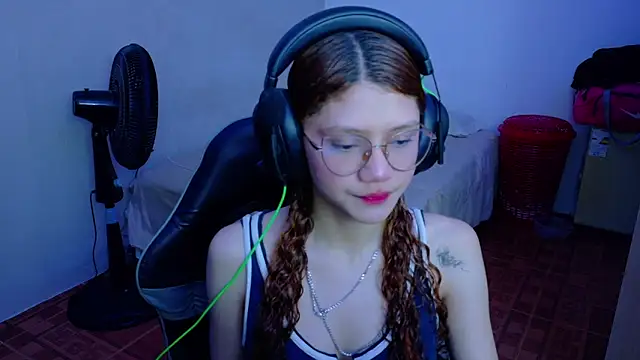 Snapshot of Birdie_0 chatting on 09.20.25 Birdie 0 online show from 09.20.25