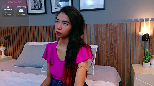 luna roja25 online show from 10.02.25