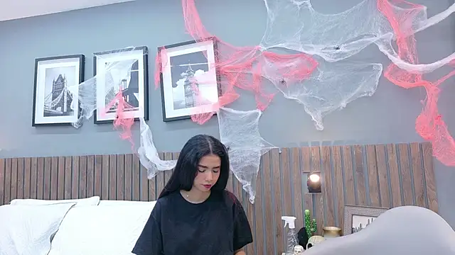 luna roja25 online show from 10.15.25