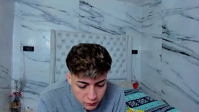 Snapshot of Ari_and_Storm chatting on 11.21.25 Ari and Storm online show from 11.21.25