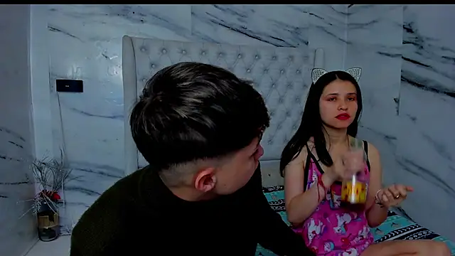 Snapshot of Ari_and_Storm chatting on 11.23.25 Ari and Storm online show from 11.23.25