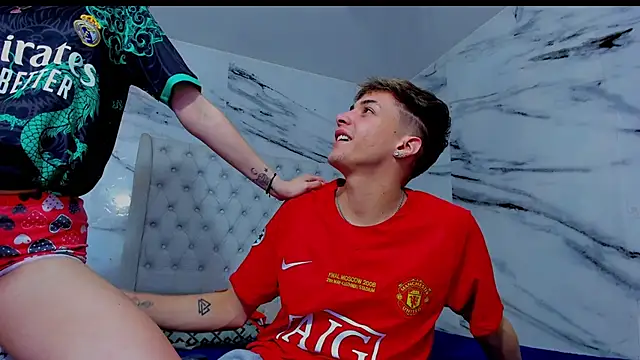 Snapshot of Ari_and_Storm chatting on 11.28.25 Ari and Storm online show from 11.28.25