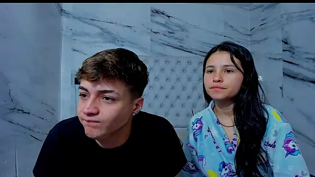 Snapshot of Ari_and_Storm chatting on 12.01.25 Ari and Storm online show from 12.01.25