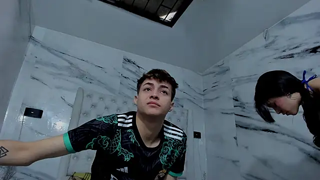 Snapshot of Ari_and_Storm chatting on 12.05.25 Ari and Storm online show from 12.05.25