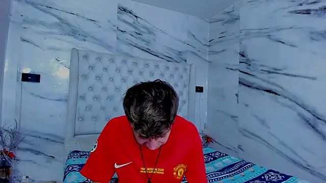 Snapshot of Ari_and_Storm chatting on 12.14.25 Ari and Storm online show from 12.14.25