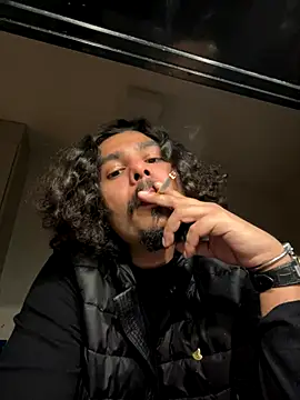 Snapshot of daddyvibes chatting on 11.30.25 daddyvibes online show from 11.30.25