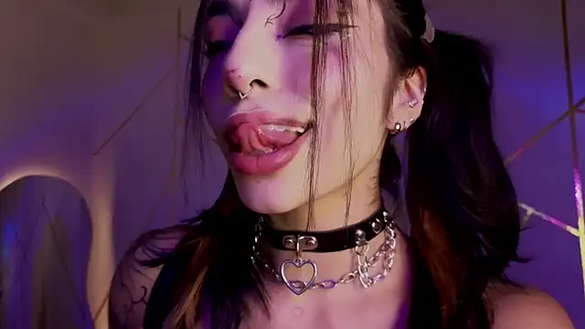 Hollyxx  online show from 02.04.26