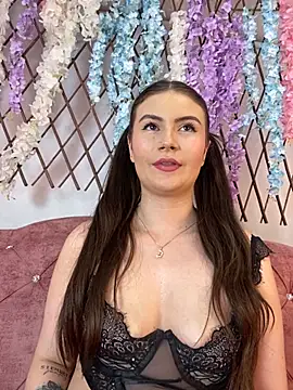 Snapshot of Tegui-sc chatting on 10.21.25 Tegui-sc online show from 10.21.25