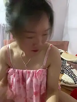 Snapshot of Pyy07 chatting on 12.05.25 Pyy07 online show from 12.05.25