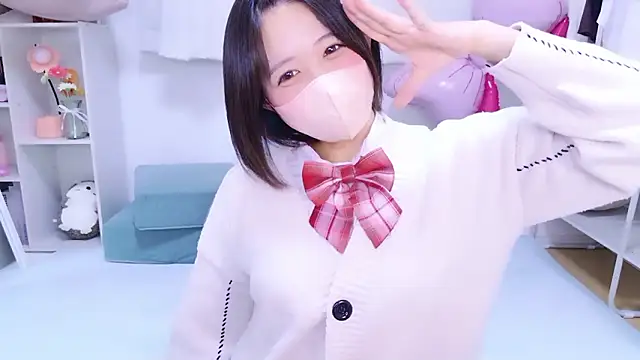 Hinata Sun online show from 04.11.26