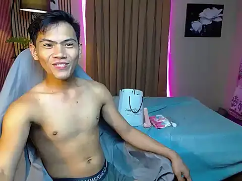 Snapshot of alex_cummer chatting on 09.11.25 alex cummer online show from 09.11.25