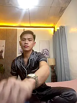 Snapshot of alex_cummer chatting on 10.02.25 alex cummer online show from 10.02.25