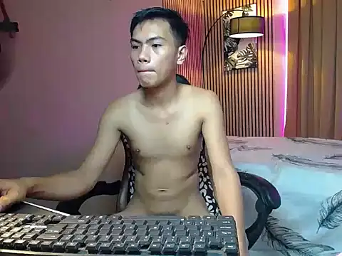 Snapshot of alex_cummer chatting on 10.22.25 alex cummer online show from 10.22.25