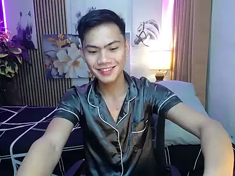 Snapshot of alex_cummer chatting on 12.13.25 alex cummer online show from 12.13.25