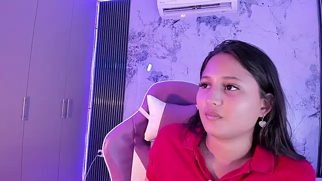 Laly Cherry  online show from 10.21.25