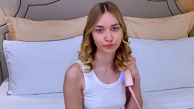 AmadaReine online show from 06.30.26