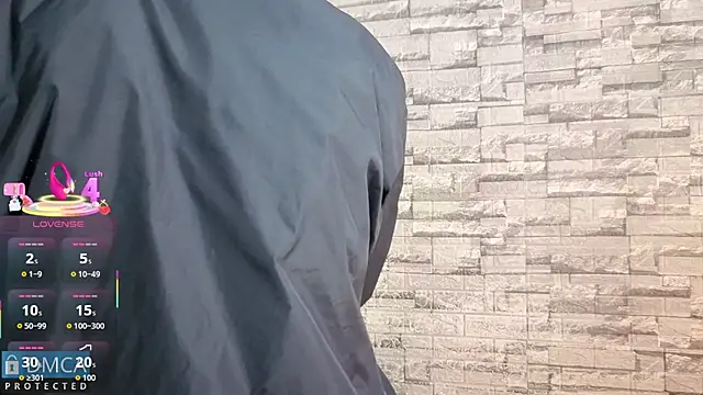 Kiara Zahiri   online show from 12.15.25