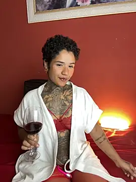 Snapshot of xbigpeach chatting on 11.20.25 xbigpeach online show from 11.20.25