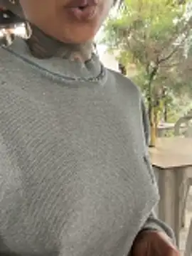 Snapshot of xbigpeach chatting on 11.27.25 xbigpeach online show from 11.27.25