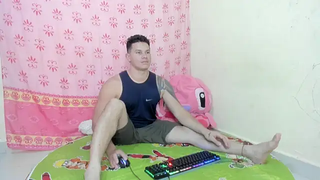 Snapshot of EclipseandFlame chatting on 11.10.25 EclipseandFlame online show from 11.10.25