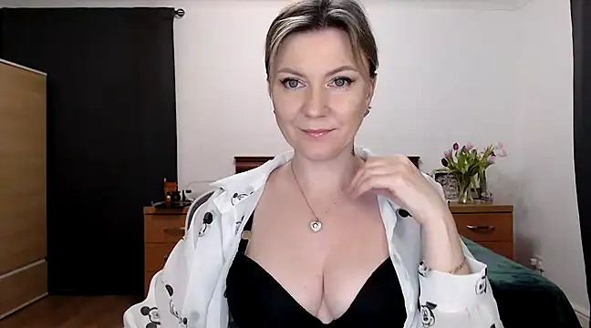 Snapshot of ParadiseAlina chatting on 01.20.25 ParadiseAlina online show from 01.20.25