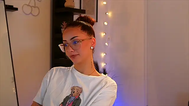 Snapshot of Naomii20__ chatting on 11.07.25 Naomii20 online show from 11.07.25