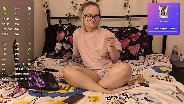 xxNaughtyNicolexx online show from 09.24.25