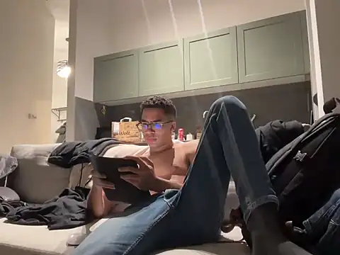 Snapshot of Markitos2323 chatting on 11.23.25 Markitos2323 online show from 11.23.25