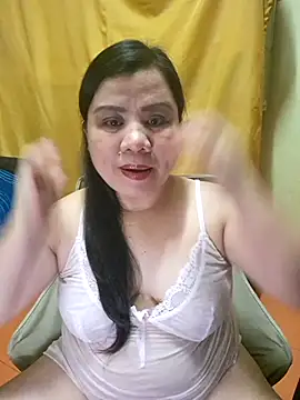 Snapshot of hotlyn45 chatting on 10.16.25 hotlyn45 online show from 10.16.25