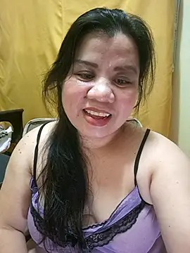 Snapshot of hotlyn45 chatting on 10.21.25 hotlyn45 online show from 10.21.25