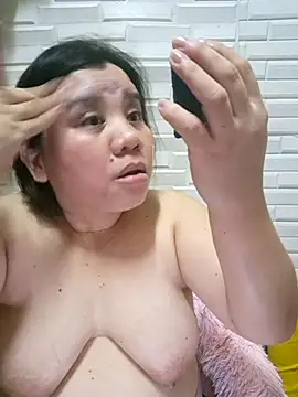 Snapshot of hotlyn45 chatting on 11.23.25 hotlyn45 online show from 11.23.25