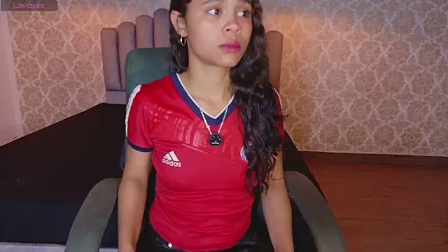 Snapshot of Kristall_06 chatting on 11.11.25 Kristall 06 online show from 11.11.25