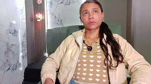 Snapshot of Kristall_06 chatting on 11.16.25 Kristall 06 online show from 11.16.25